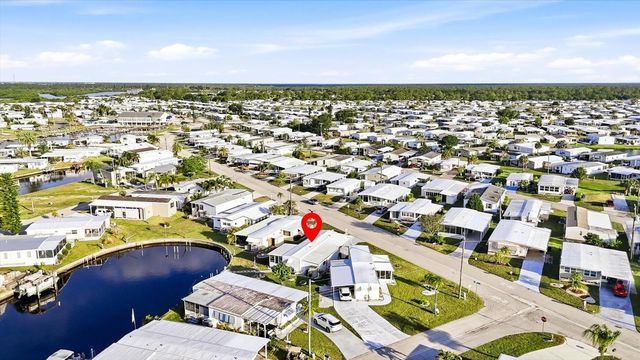 527 BLACKBURN BOULEVARD, North Port, FL 34287