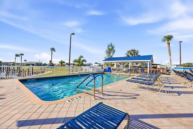 527 BLACKBURN BOULEVARD, North Port, FL 34287