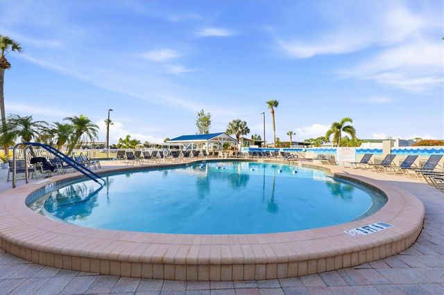 527 BLACKBURN BOULEVARD, North Port, FL 34287
