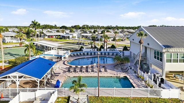 527 BLACKBURN BOULEVARD, North Port, FL 34287