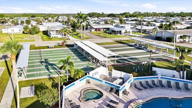 527 BLACKBURN BOULEVARD, North Port, FL 34287