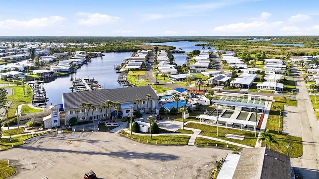 527 BLACKBURN BOULEVARD, North Port, FL 34287