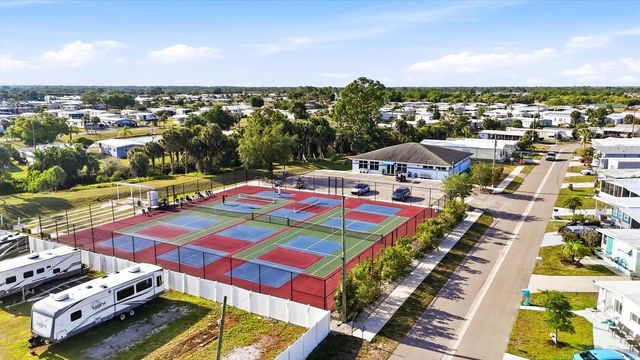 527 BLACKBURN BOULEVARD, North Port, FL 34287