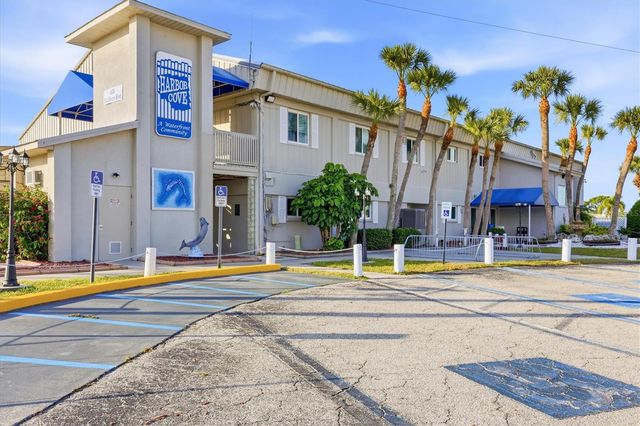 527 BLACKBURN BOULEVARD, North Port, FL 34287