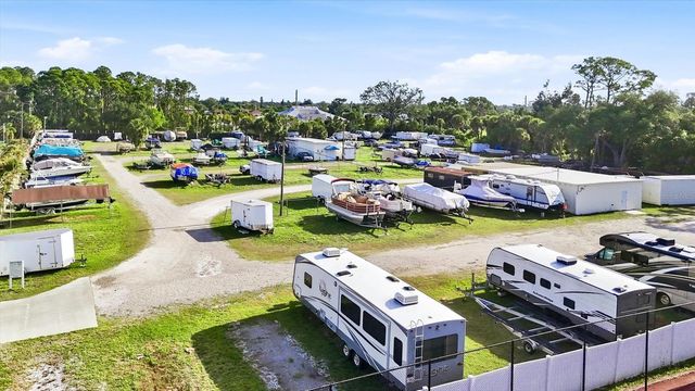 527 BLACKBURN BOULEVARD, North Port, FL 34287