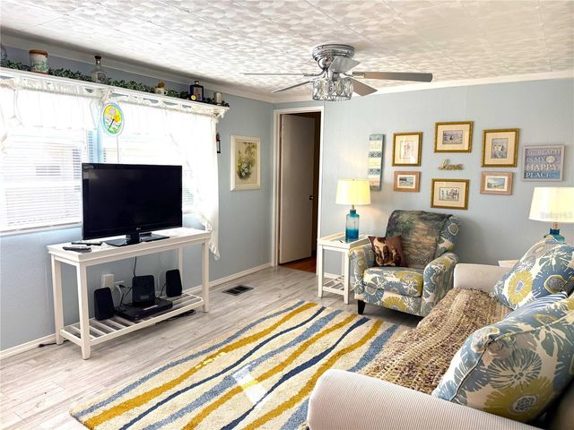 527 BLACKBURN BOULEVARD, North Port, FL 34287