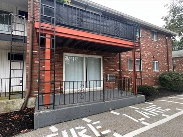 54 Fountain Ln 5, Weymouth, MA 02190