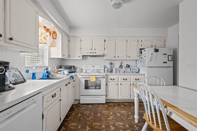 1706 BELLEAIR FOREST DRIVE 202, Belleair, FL 33756