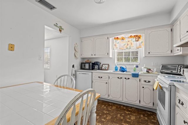 1706 BELLEAIR FOREST DRIVE 202, Belleair, FL 33756