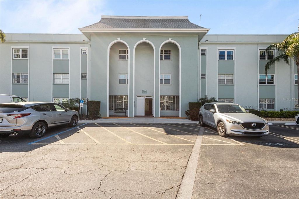 1706 BELLEAIR FOREST DRIVE 202, Belleair, FL 33756