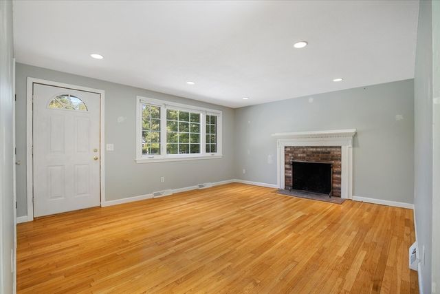 193 Farmersville Rd, Sandwich, MA 02563