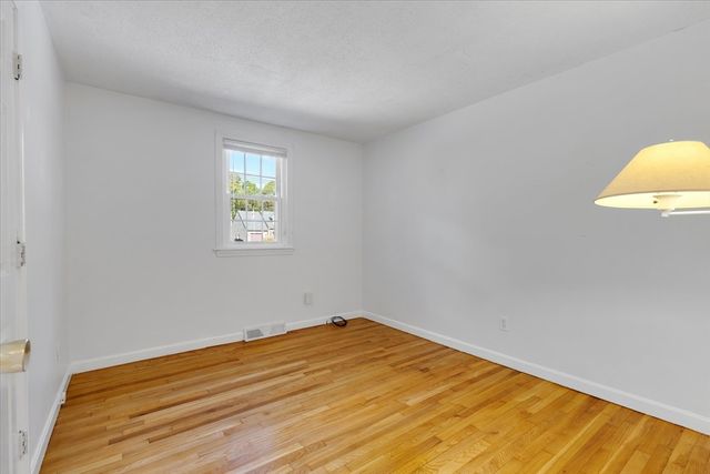 193 Farmersville Rd, Sandwich, MA 02563