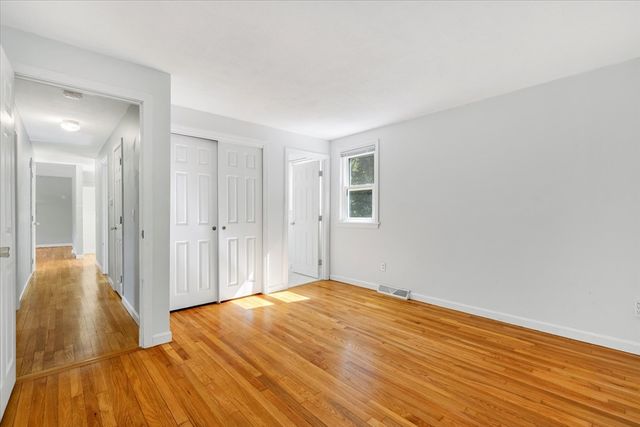 193 Farmersville Rd, Sandwich, MA 02563