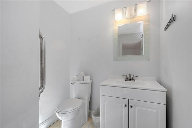 193 Farmersville Rd, Sandwich, MA 02563