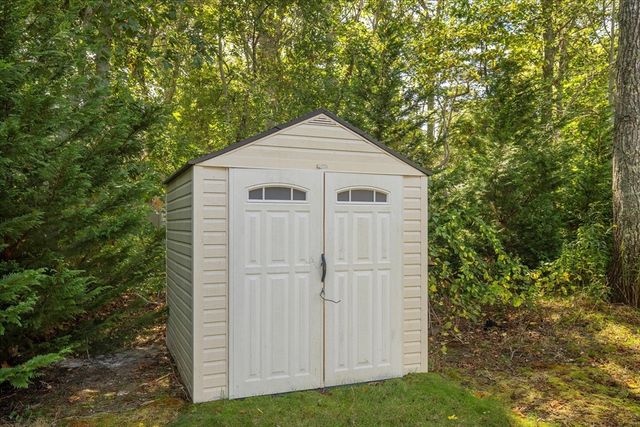 193 Farmersville Rd, Sandwich, MA 02563