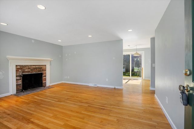 193 Farmersville Rd, Sandwich, MA 02563