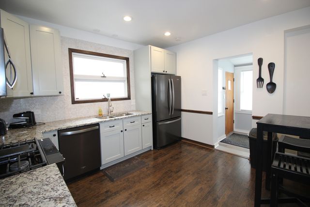 3730 Madison Avenue, Brookfield, IL 60513