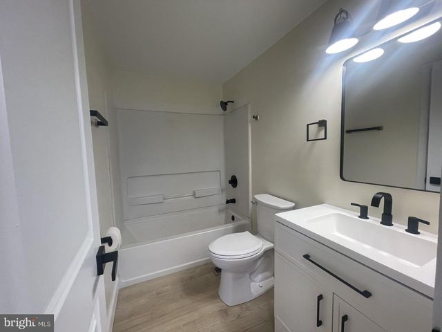 121 BUCK RD, Glassboro, NJ 08028