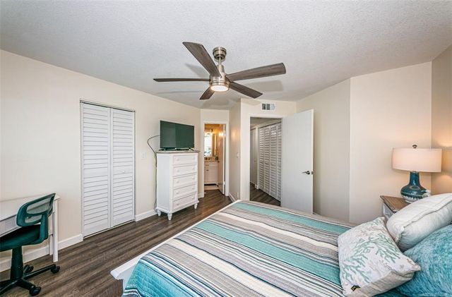 6080 BAHIA DEL MAR CIRCLE 111, St Petersburg, FL 33715