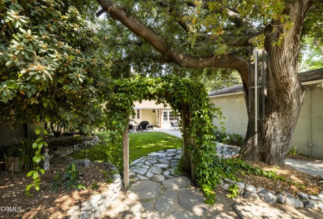 1873 N Harding Avenue, Altadena, CA 91001