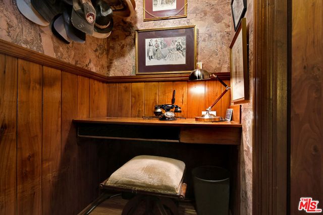 2882 Belden Drive, Los Angeles, CA 90068