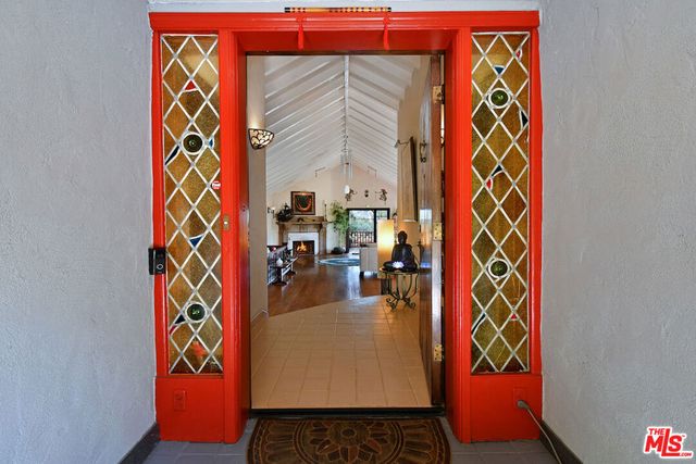 2882 Belden Drive, Los Angeles, CA 90068