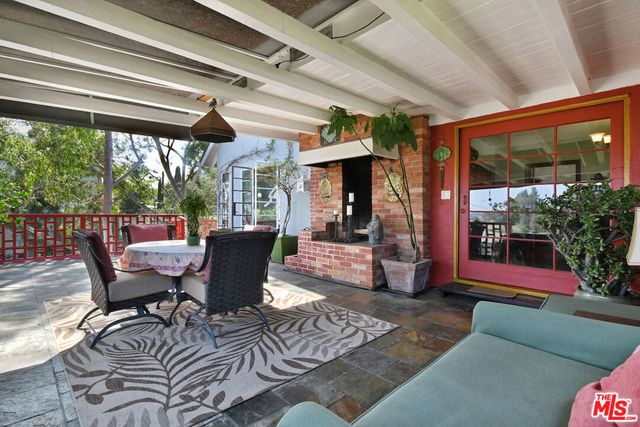 2882 Belden Drive, Los Angeles, CA 90068
