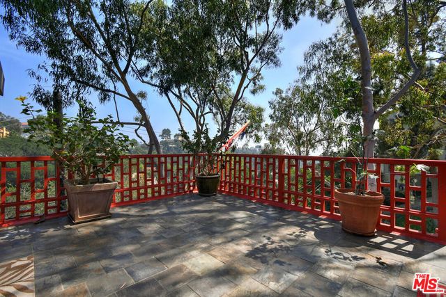 2882 Belden Drive, Los Angeles, CA 90068