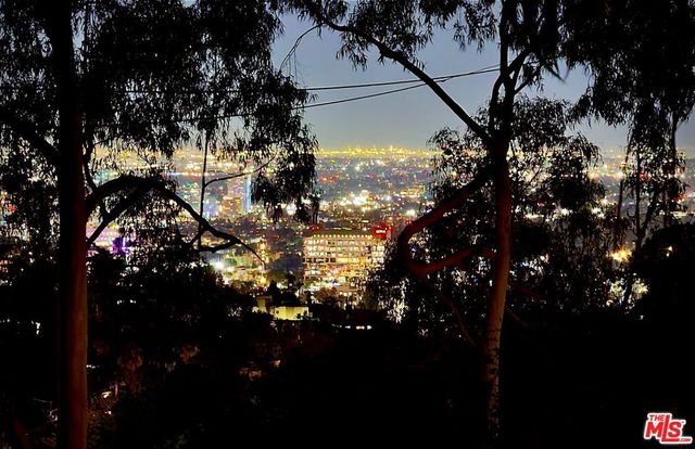 2882 Belden Drive, Los Angeles, CA 90068