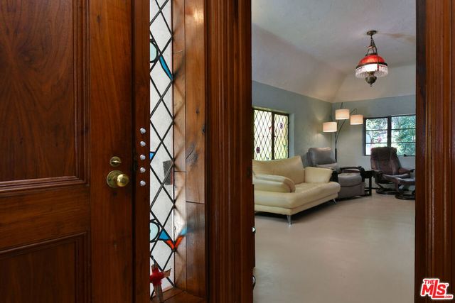 2882 Belden Drive, Los Angeles, CA 90068