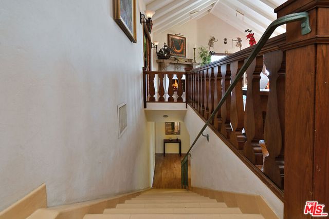 2882 Belden Drive, Los Angeles, CA 90068