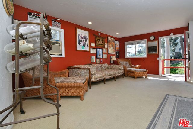 2882 Belden Drive, Los Angeles, CA 90068