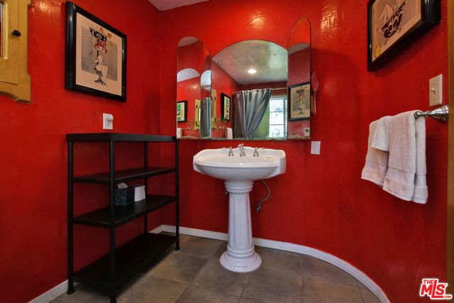 2882 Belden Drive, Los Angeles, CA 90068