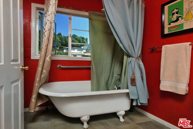 2882 Belden Drive, Los Angeles, CA 90068