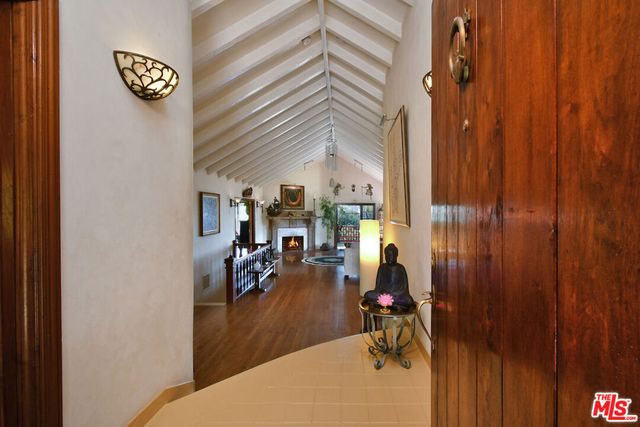 2882 Belden Drive, Los Angeles, CA 90068