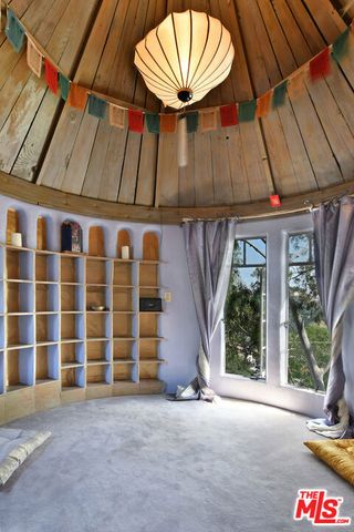 2882 Belden Drive, Los Angeles, CA 90068