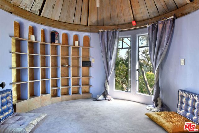 2882 Belden Drive, Los Angeles, CA 90068