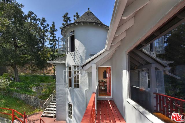 2882 Belden Drive, Los Angeles, CA 90068