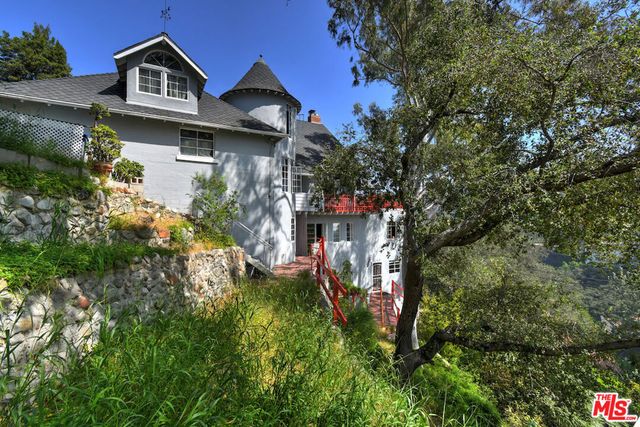 2882 Belden Drive, Los Angeles, CA 90068