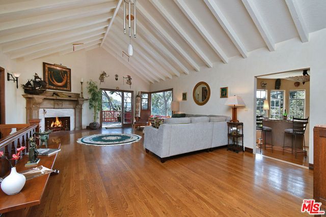 2882 Belden Drive, Los Angeles, CA 90068