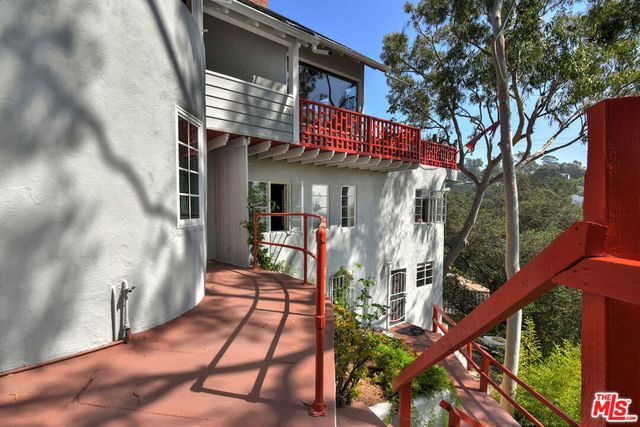 2882 Belden Drive, Los Angeles, CA 90068