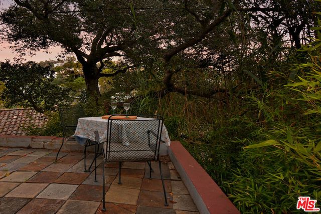 2882 Belden Drive, Los Angeles, CA 90068