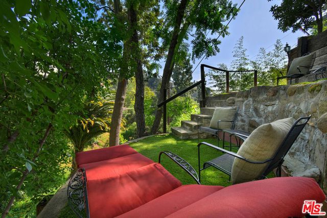 2882 Belden Drive, Los Angeles, CA 90068