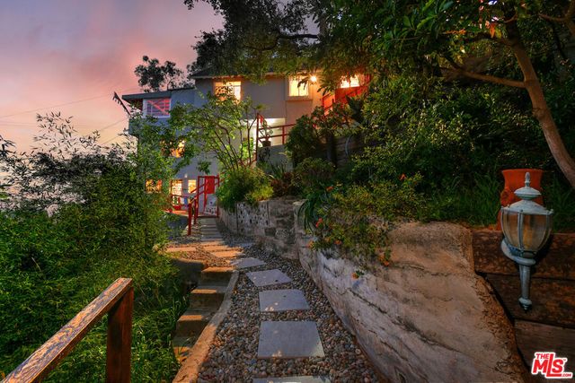 2882 Belden Drive, Los Angeles, CA 90068