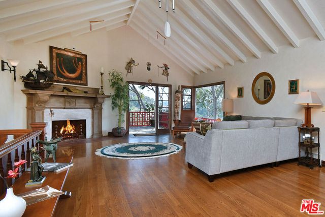 2882 Belden Drive, Los Angeles, CA 90068