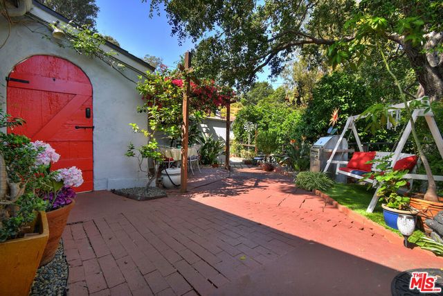 2882 Belden Drive, Los Angeles, CA 90068