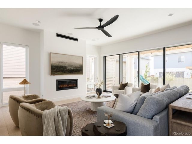 9963 E 63rd Pl, Denver, CO 80238