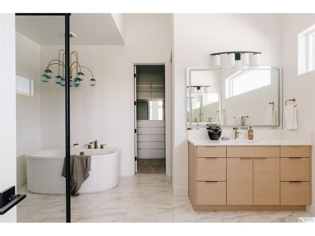 9963 E 63rd Pl, Denver, CO 80238