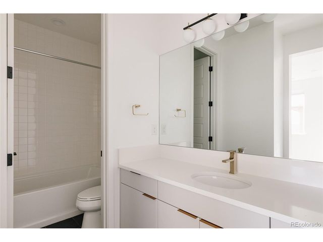 9963 E 63rd Pl, Denver, CO 80238