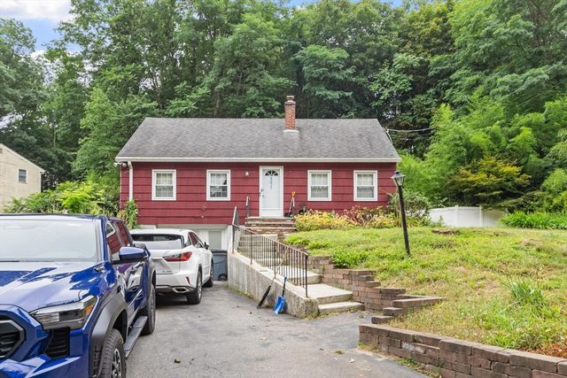 225 Golden Hill Ave, Haverhill, MA 01830